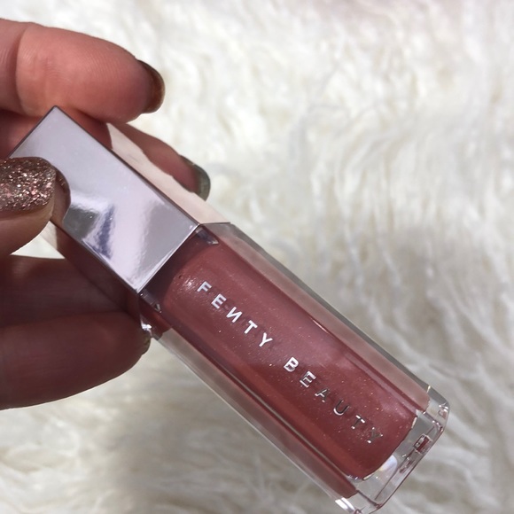 Fenty Beauty Gloss Bomb Lip Luminizer in Fu$$y NEW - Picture 6 of 8